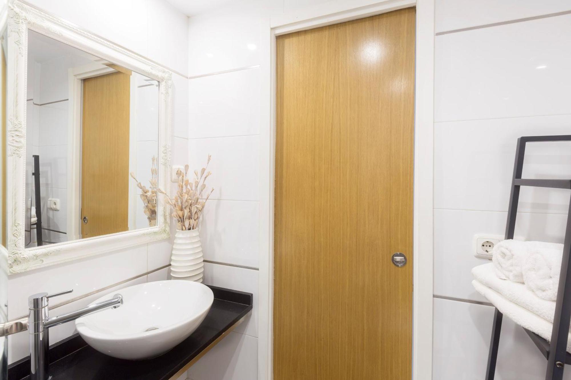 La Marina Suite Malaga Bagian luar foto
