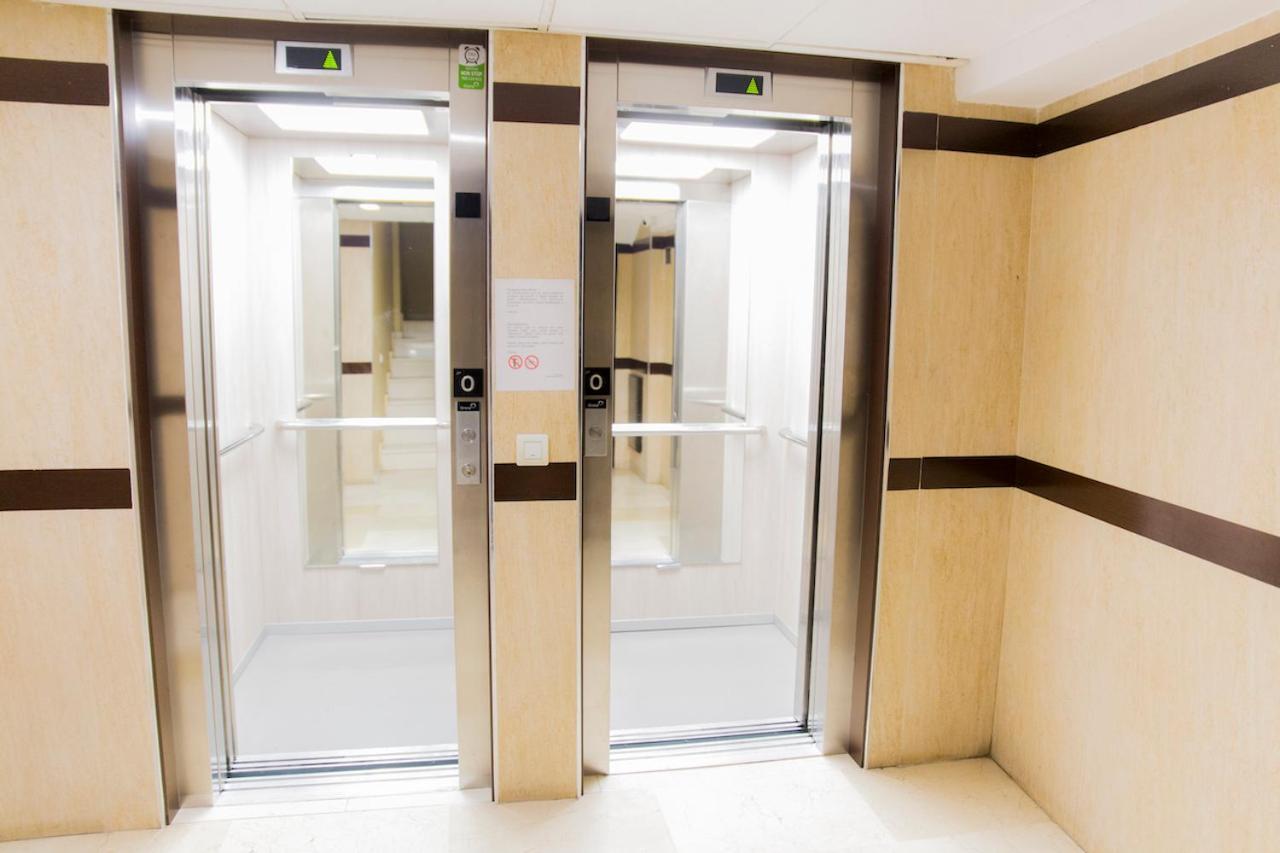 La Marina Suite Malaga Bagian luar foto
