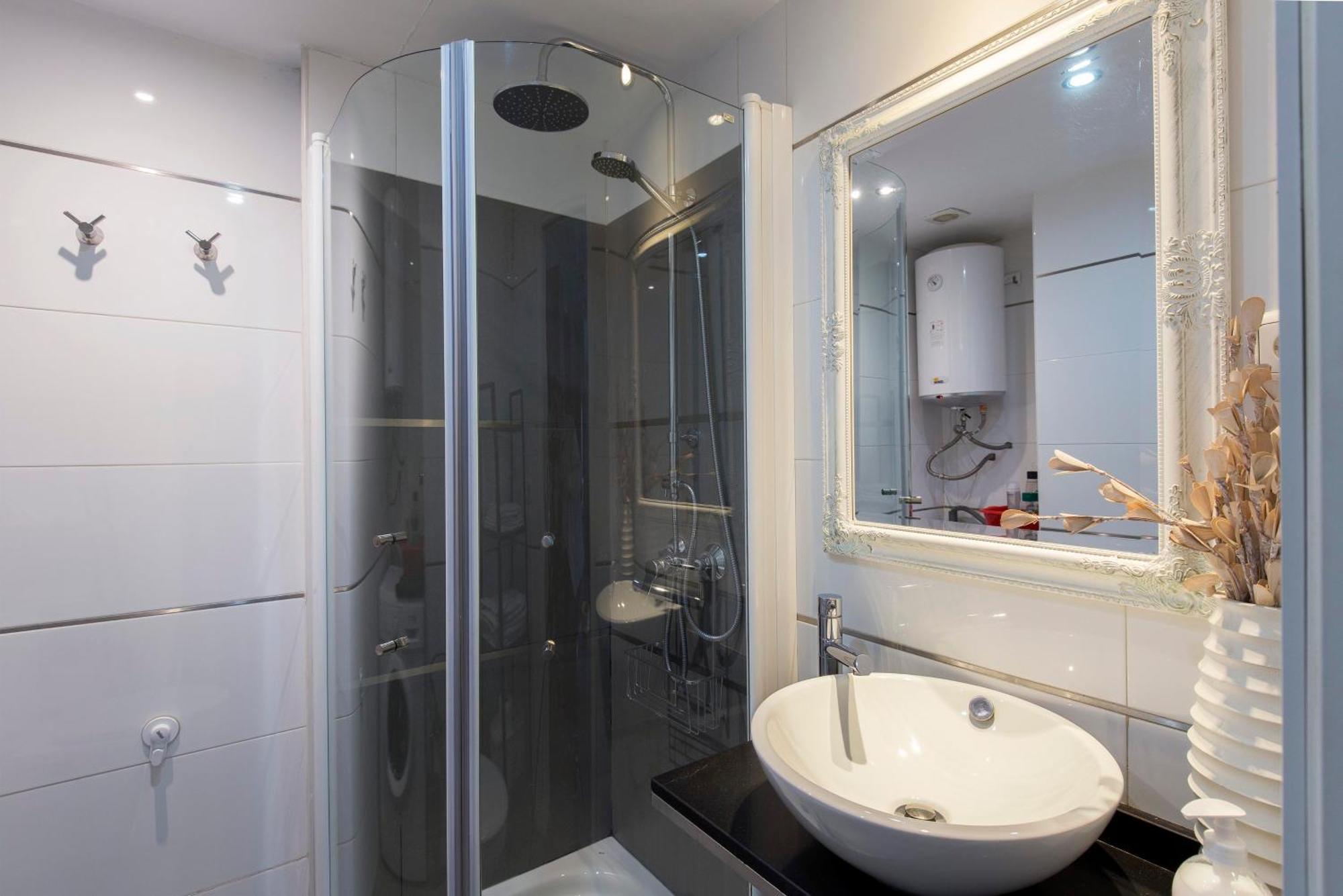 La Marina Suite Malaga Bagian luar foto